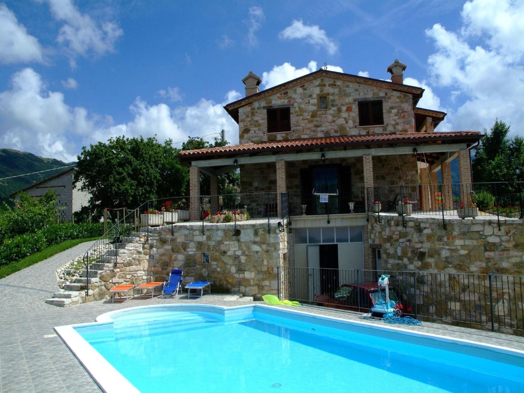 Timeless Villa In Cagli With Garden And Swimming Pool 外观 照片